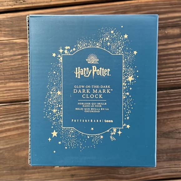 NWT HARRY POTTER GLOW IN THE DARK CLOCK💗💗💗SOLD OUT💗PRICE FIRM💗 - Picture 4 of 8
